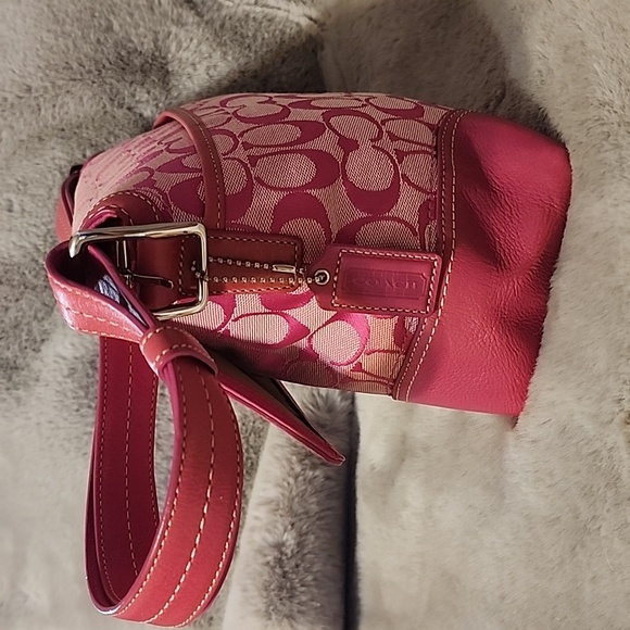 Coach Pink Signature Canvas Shoulder Bag with Turn-Lock 2009 - Picture 6 of 9